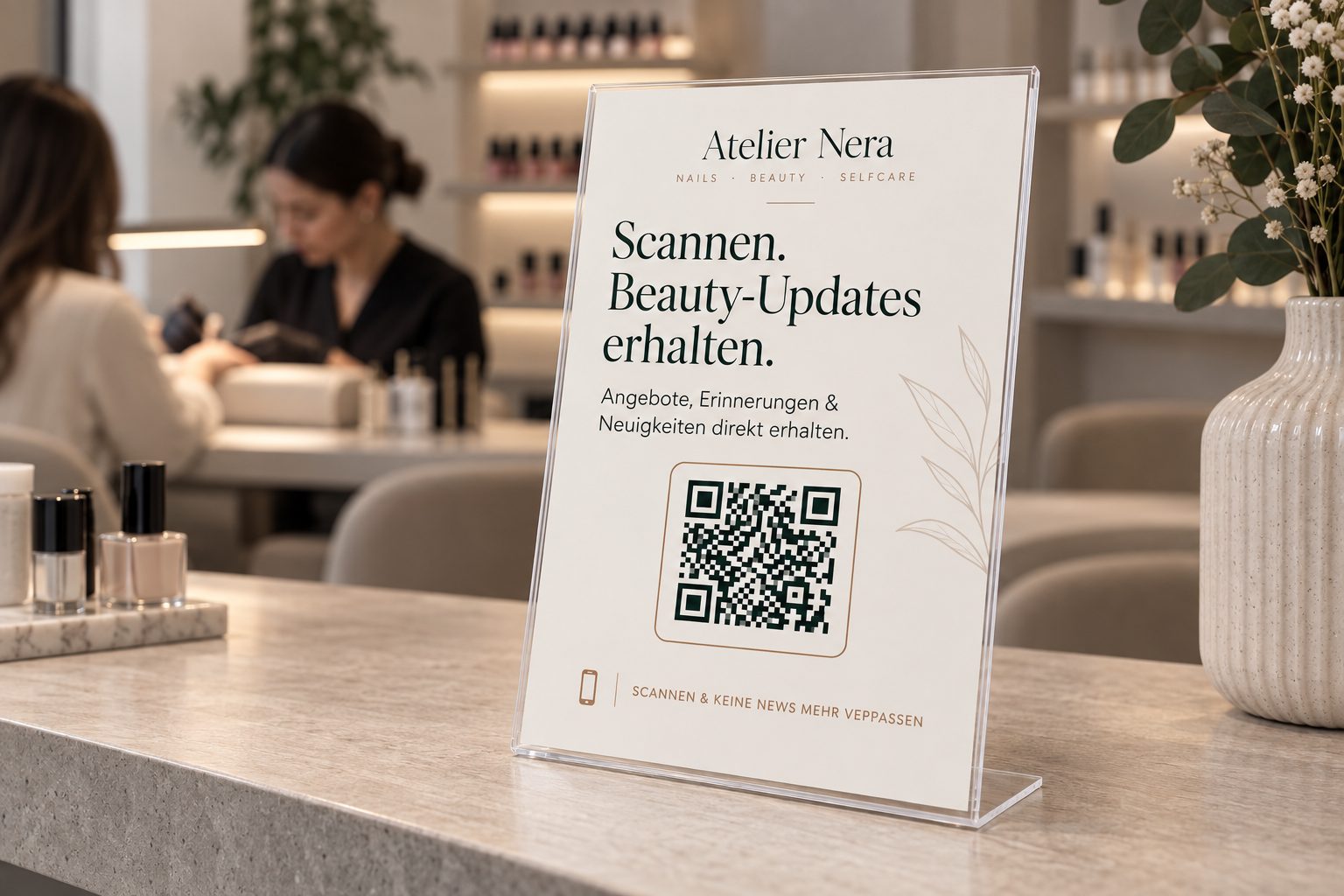 QR-Aufsteller in einem Nagelstudio